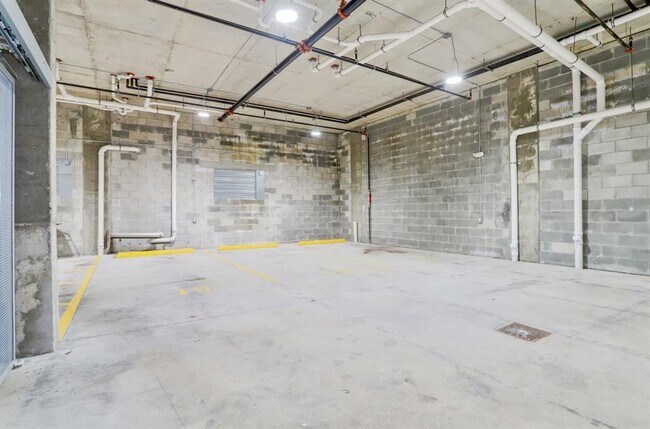 Building Photo - 212 70th St