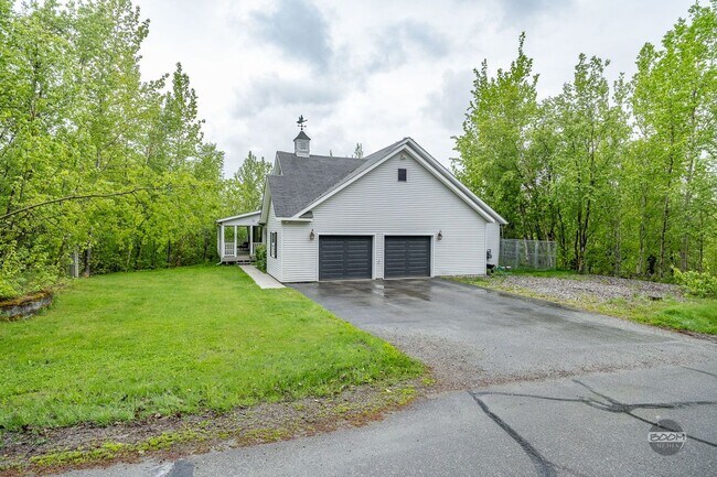 Building Photo - Charming Palmer Home!