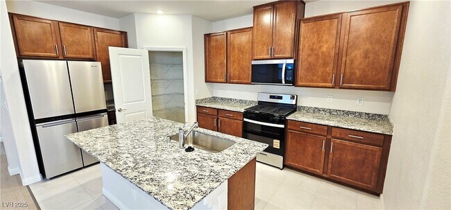 Building Photo - 2755 Tricase St