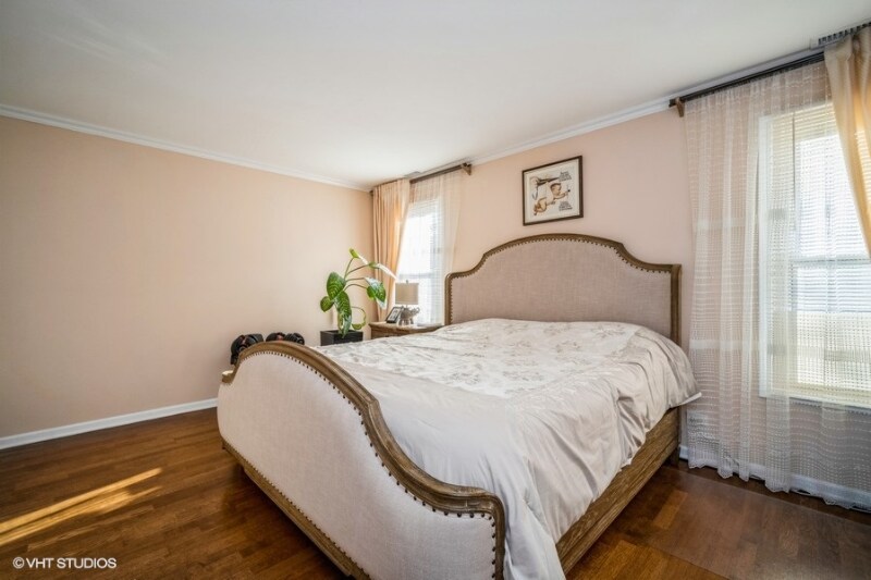 Building Photo - 1413 Sutton Ct