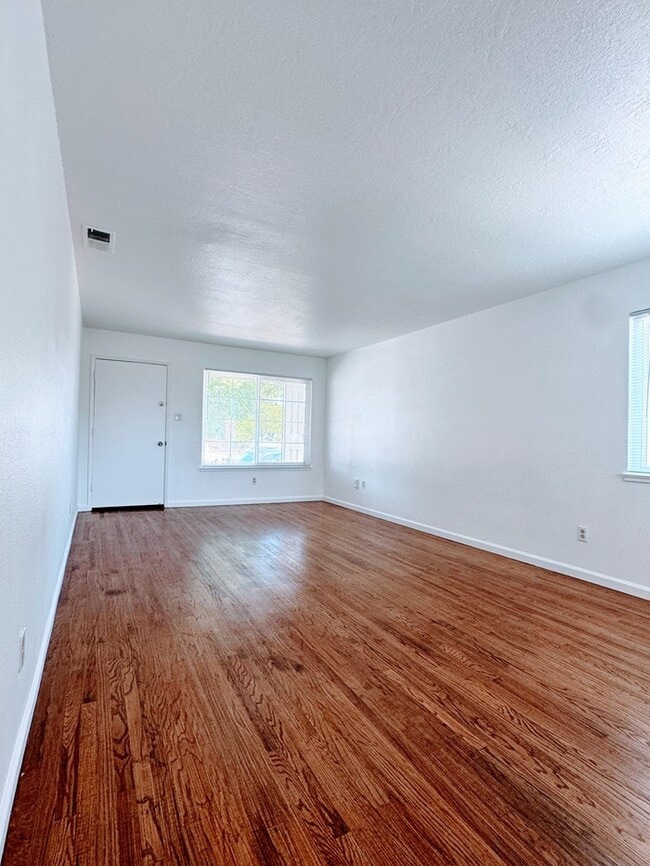 Building Photo - Charming Updated 2-Bedroom Home in Rancho ...
