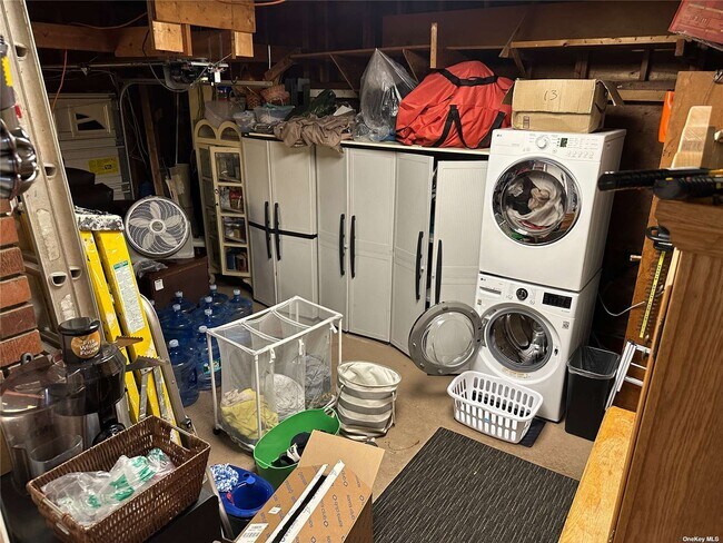 Building Photo - 154 Pennsylvania Ave