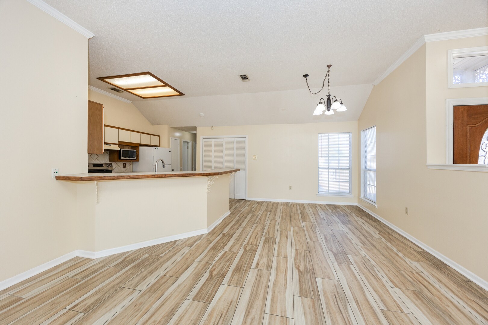 Building Photo - 13442 S Fairview Ave