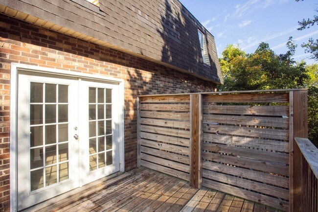 Building Photo - 3307 Falls Creek Dr