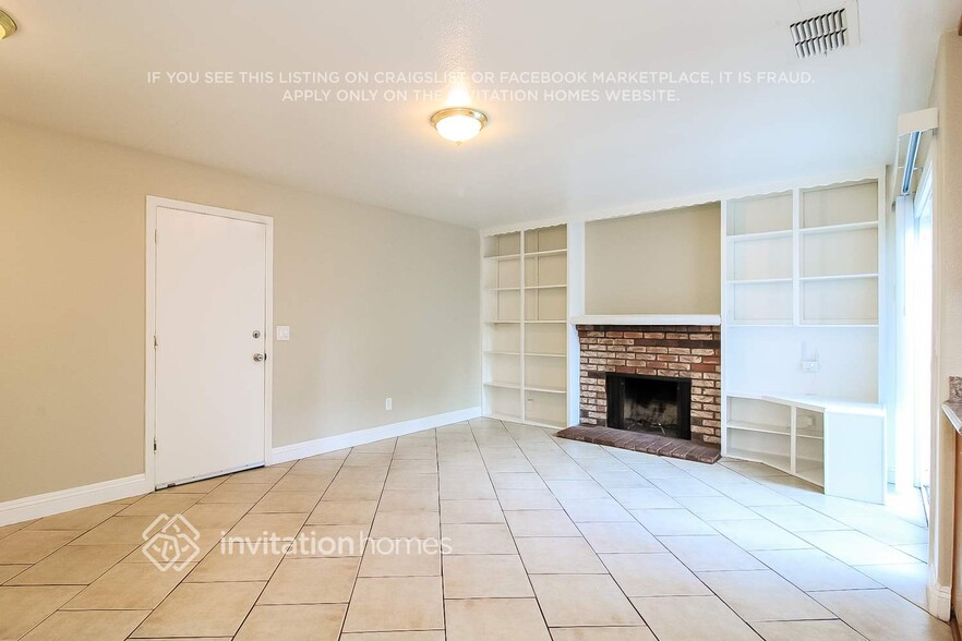 Building Photo - 4430 Bollenbacher Ave