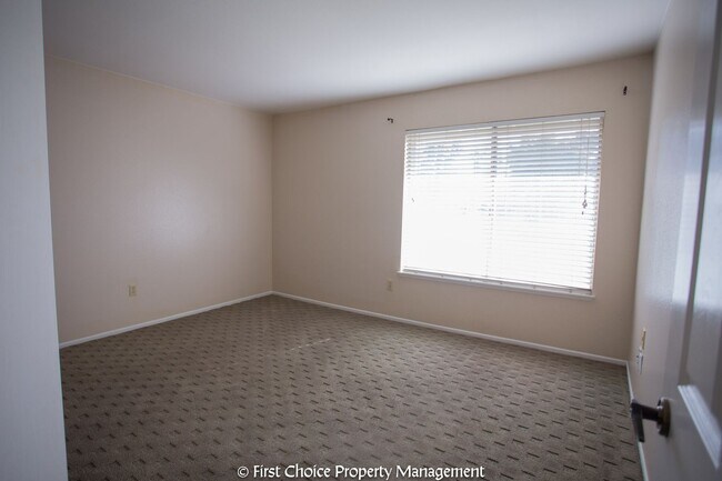 Building Photo - 6794 Rycroft Dr