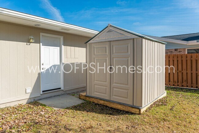 Building Photo - 606 Ironwood Dr