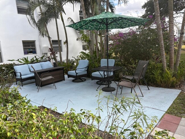 Building Photo - 239 Sussex L