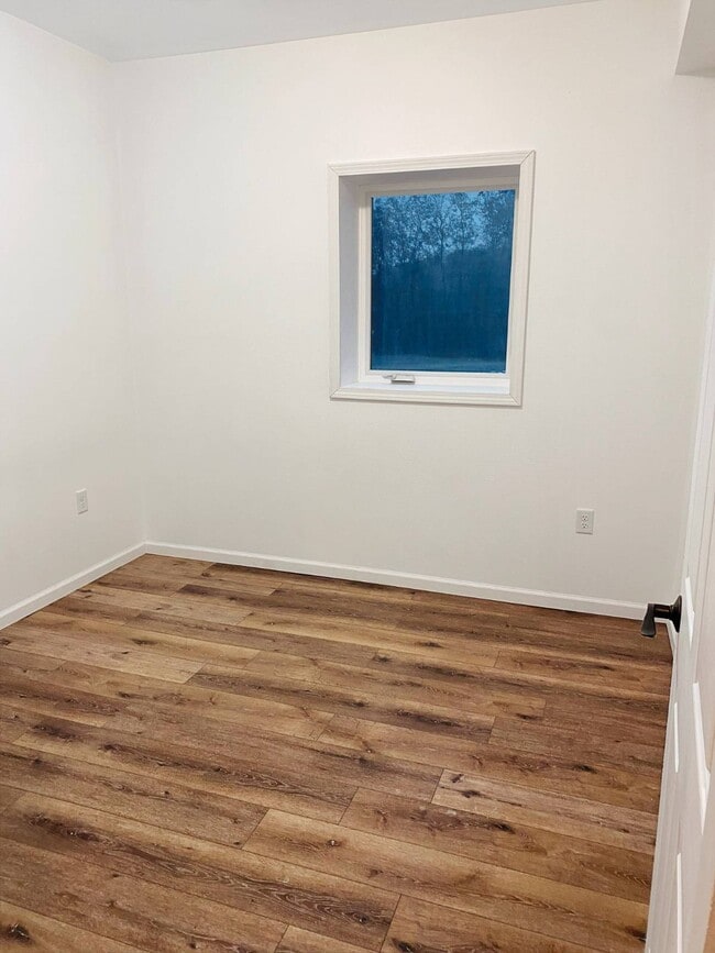 Building Photo - 534 Hanover Dr