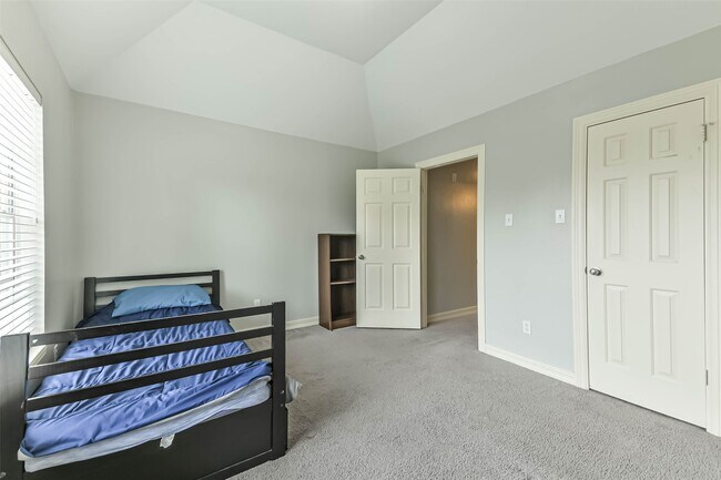 Building Photo - 13023 Dogwood Blossom Trail