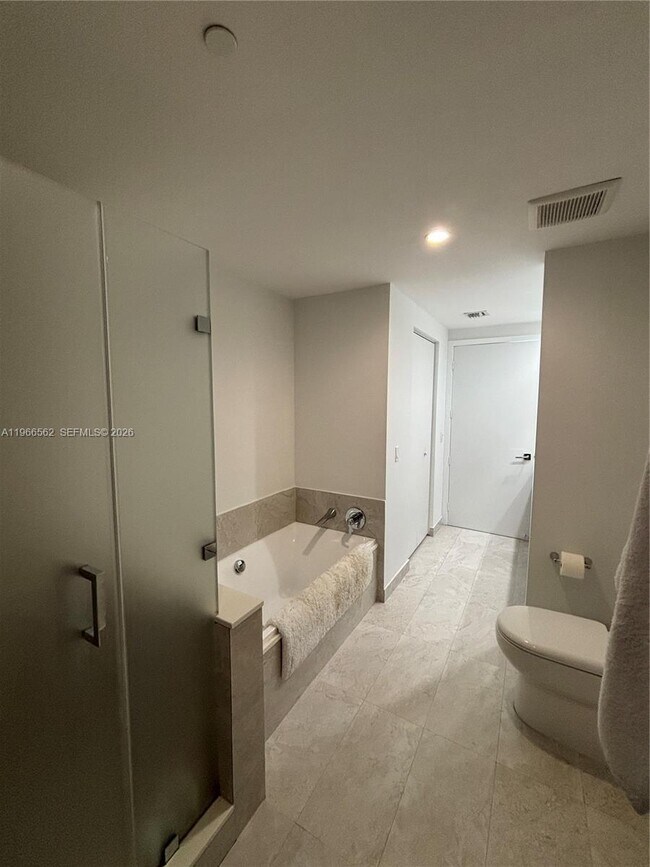 Building Photo - 488 NE 18th St