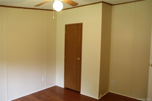 Building Photo - 68 Shinhollow Rd