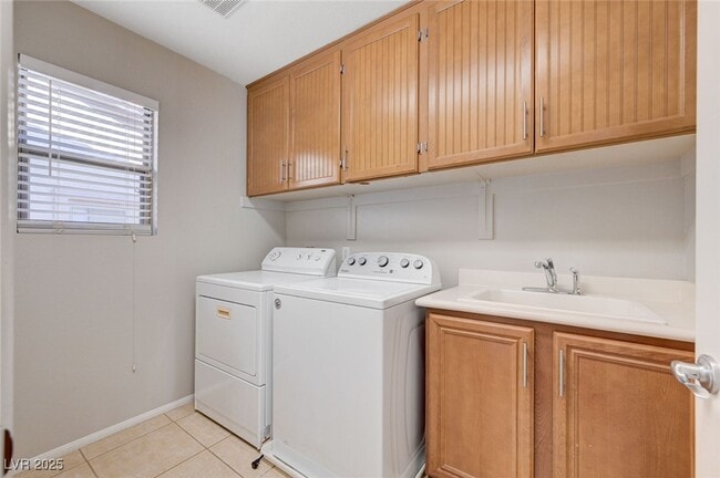 Building Photo - 4328 Desert Home Ave