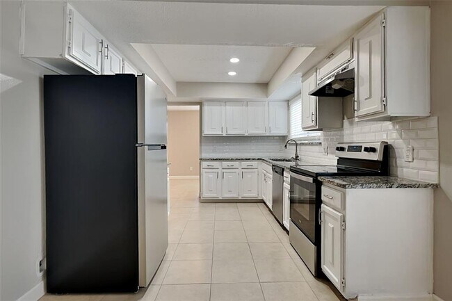 Building Photo - 57 Rockfern Ct