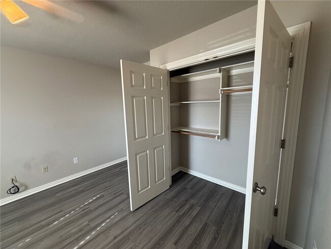 Building Photo - 1808 Lancaster Dr