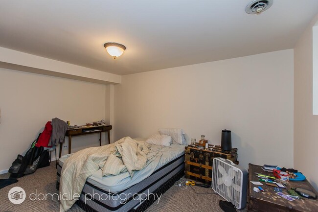 Building Photo - 2 bedroom in Chicago IL 60622