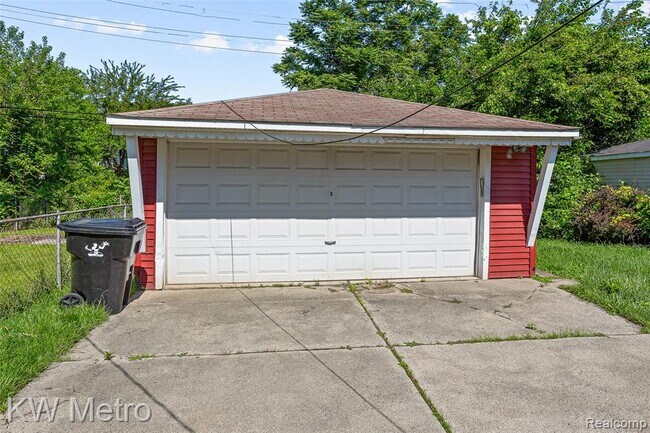 Building Photo - 1686 Bassett St