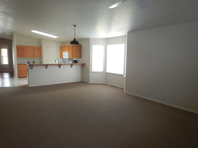 Building Photo - 3 Bedroom, 2 Bathroom at End of Cul-De-Sac