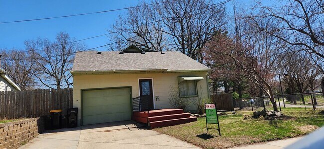 Primary Photo - 420 8th Ave SE