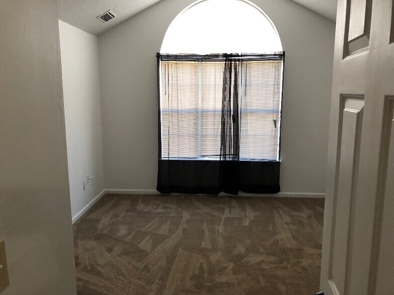 Building Photo - 229 Derosa Dr