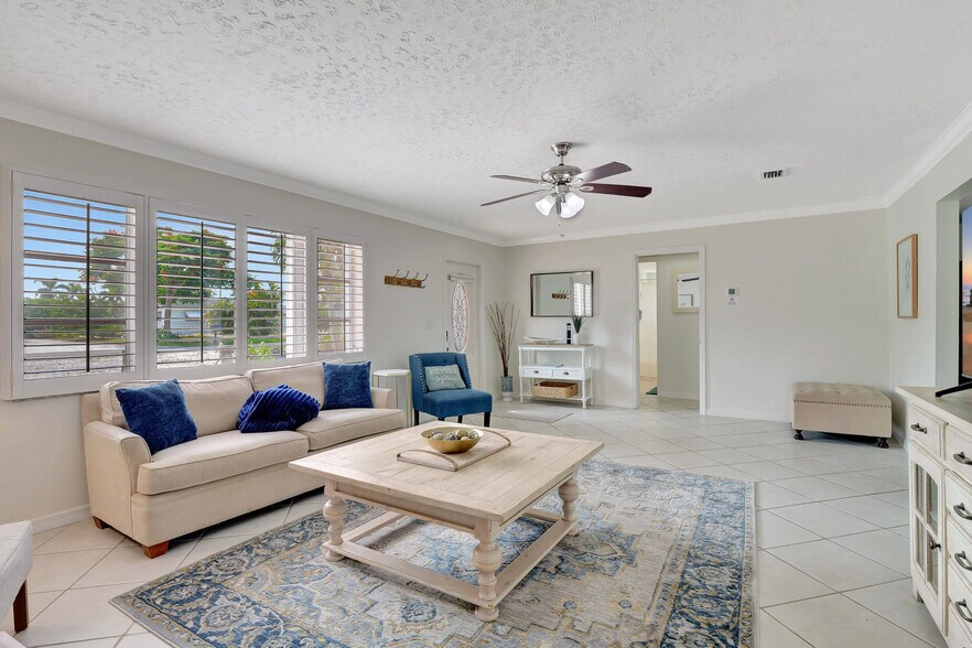Building Photo - 27526 Los Amigos Ln