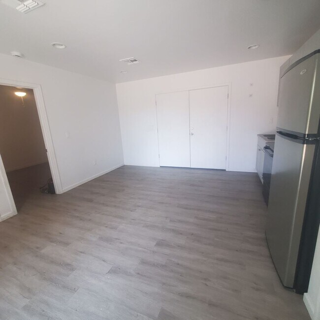 Building Photo - New Home Centrally Located