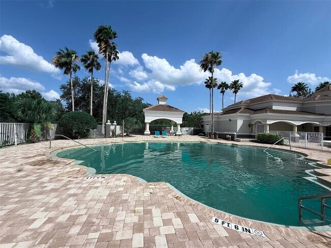 Building Photo - 13917 Fairway Island Dr