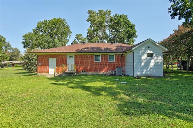 Building Photo - 1014 Sierra Dr
