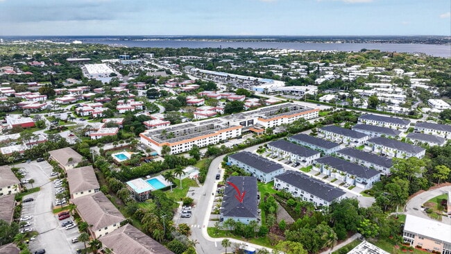 Building Photo - 1887 SE Ocean Cove Way
