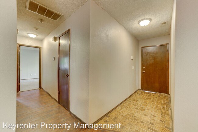 Building Photo - 3 br, 2 bath House - 8710 N 121st E Ave