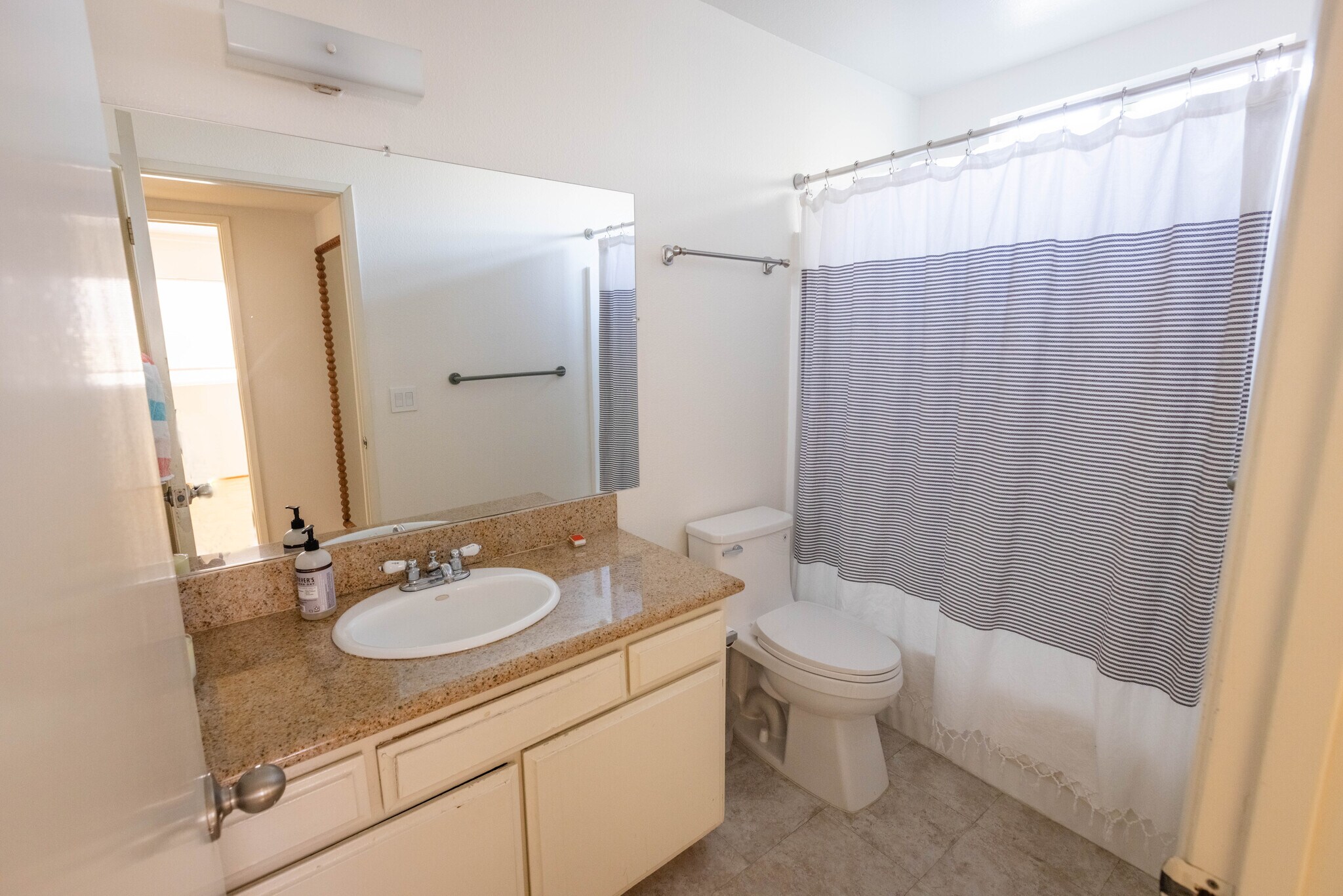 Building Photo - 1322 Electric Ave