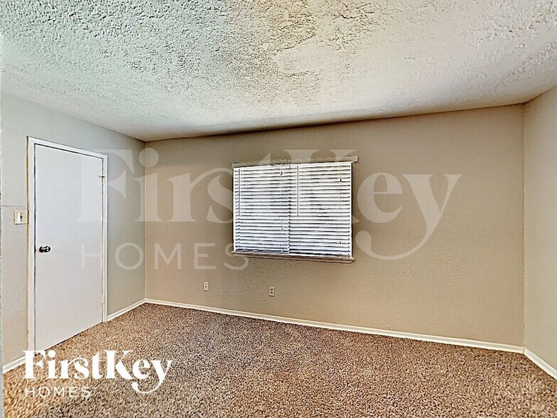 Building Photo - 16934 Macleish Dr