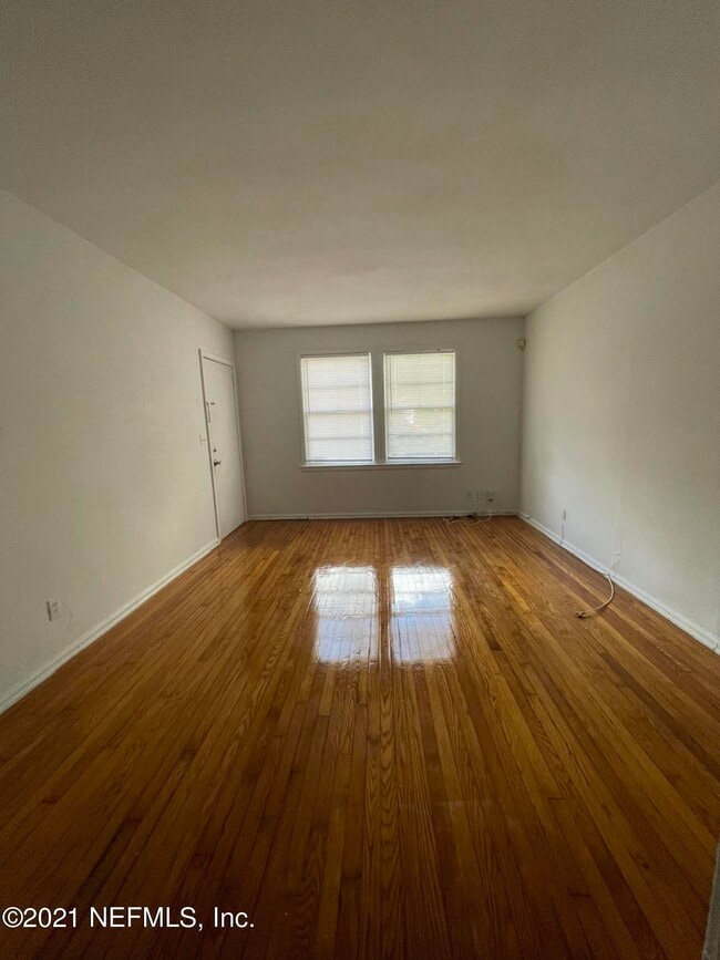 Building Photo - 1529 McDuff Ave S