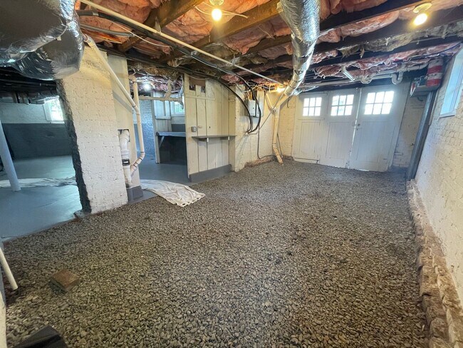 Building Photo - Updated 3/2 House in Old East Rome $1,895