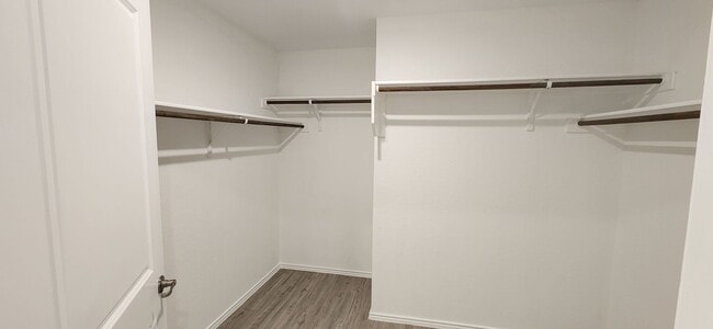 Building Photo - Thea Meadows-4-bedroom, 2 baths