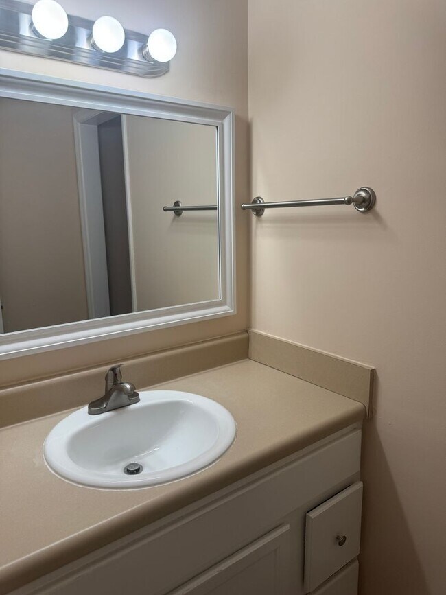 Building Photo - Mine Creek Duplex