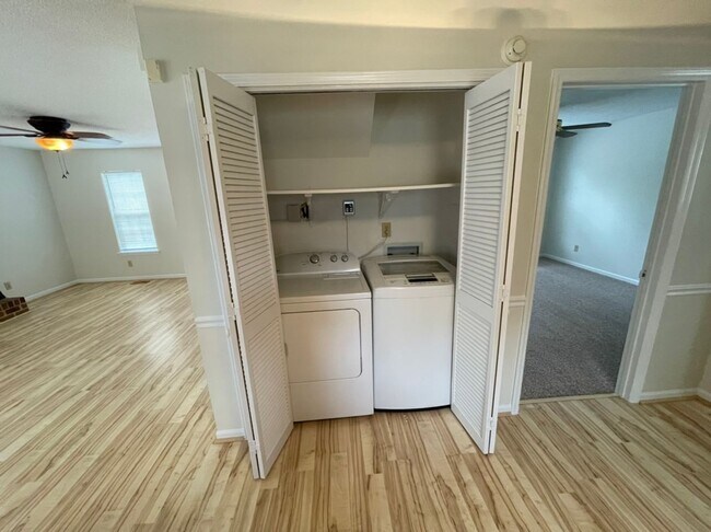 Building Photo - Adorable 3 Bedroom Home in Durham with Fir...