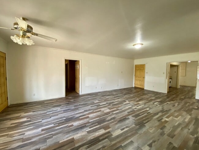 Building Photo - 3 bed 2.5 with awesome basement near Tech now available