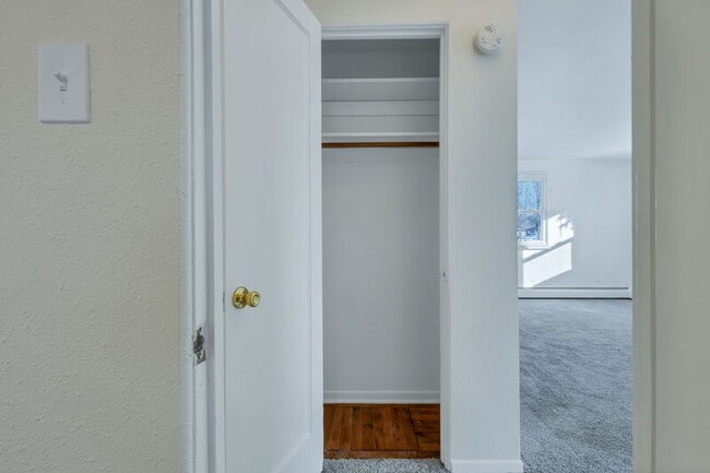 Building Photo - 6855 Reno Dr