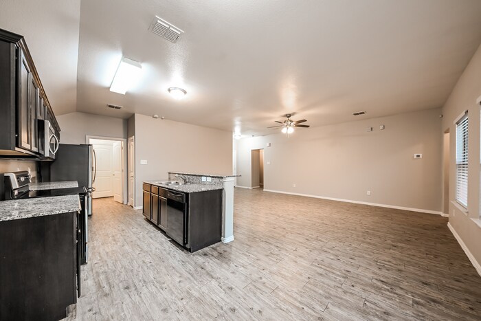 Building Photo - 936 Haley Dr