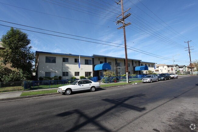 Building Photo - 7253-7257 Variel Ave