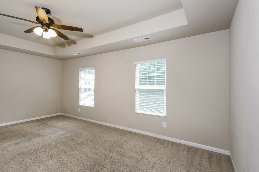 Building Photo - 618 Royal Crest Ct