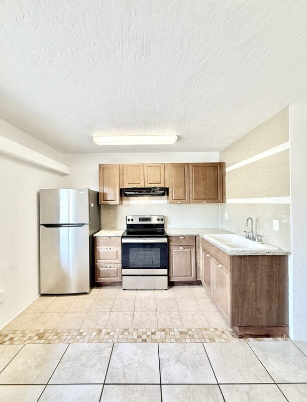 Building Photo - 551 N Ridgewood Ave