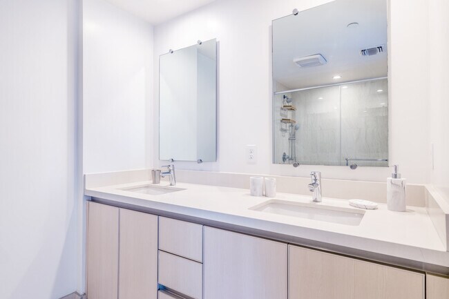 Building Photo - 409 Hayworth Ave