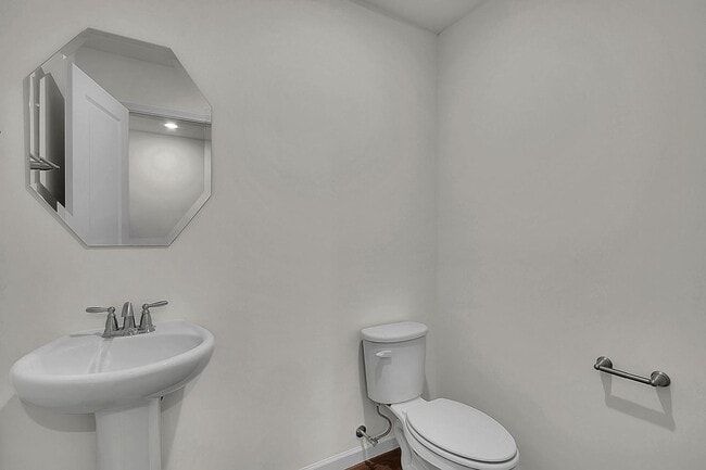 Building Photo - 6275 Sandbelt Dr