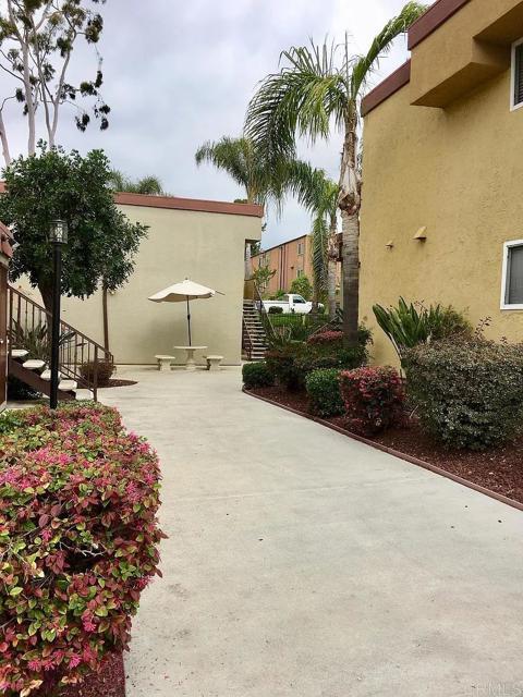 Building Photo - 1845 Bayview Heights Dr