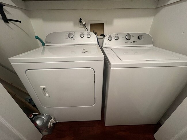 Building Photo - 11 Enon Wy