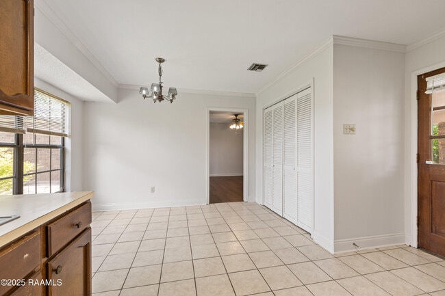 Building Photo - 116 Longfellow Dr