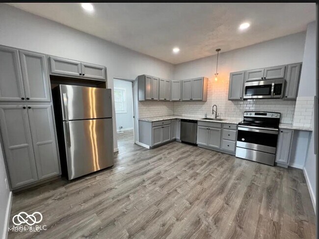 Building Photo - 304 N Linwood Ave