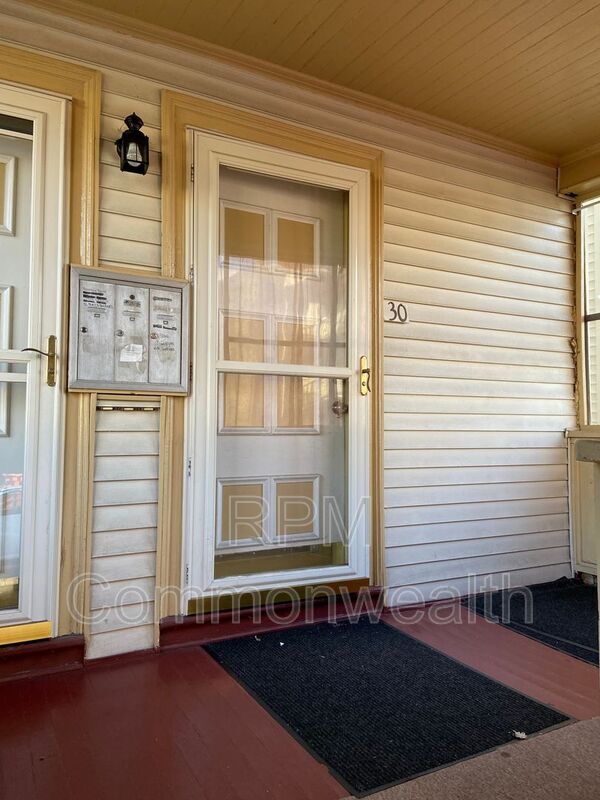 Building Photo - 28 Millet St